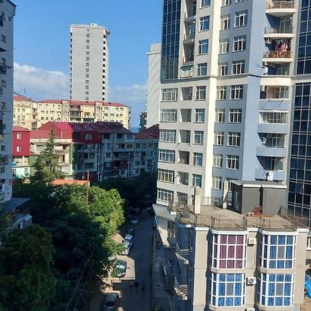 Andrew'S 2 Rooms Apartment In Batumi Ანდრიას 2 Ოთახიანი Აპარტამენტი Ბათუმში Exterior photo