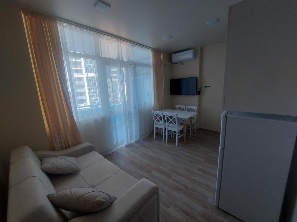 Andrew'S 2 Rooms Apartment In Batumi Ანდრიას 2 Ოთახიანი Აპარტამენტი Ბათუმში Exterior photo