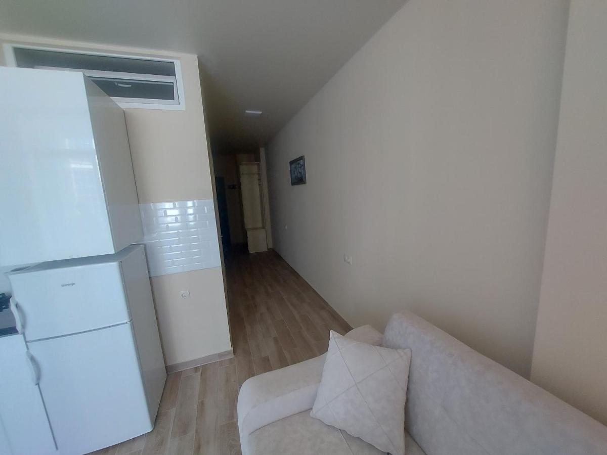 Andrew'S 2 Rooms Apartment In Batumi Ანდრიას 2 Ოთახიანი Აპარტამენტი Ბათუმში Exterior photo